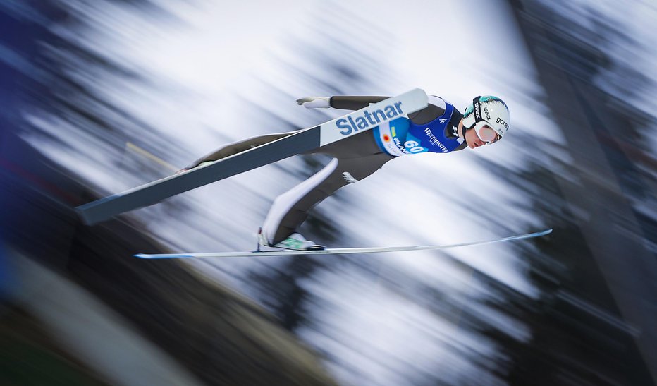 Fotografija: Anže Lanišek je do potankosti izpilil tehniko skakanja. FOTO: Matej Družnik
