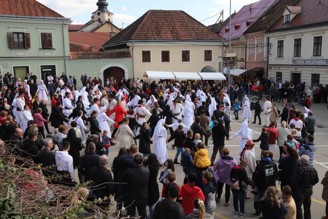 Na koncu so v kolo povabili tudi gledalce.