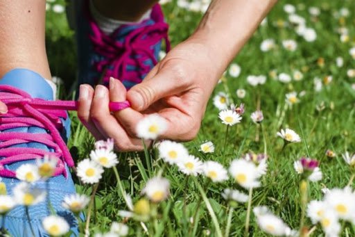 Fotografija: Stradanje in velike tekaške obremenitve sicer skurijo kar nekaj maščevja, a če se teka ne lotimo po pameti, lahko uničijo tudi naše telo. FOTO: Arhiv Polet/Shutterstock