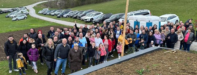 Stane Žekar in zbrana druščina ob njegovem jubileju