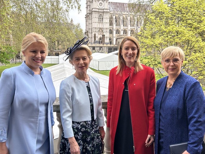 Slovaška predsednica Zuzana Caputova, predsednica Evropske komisije Ursula von der Leyen, predsednica Evropskega parlamenta Roberta Metsola in predsednica Nataša Pirc Musar. FOTO: UPRS