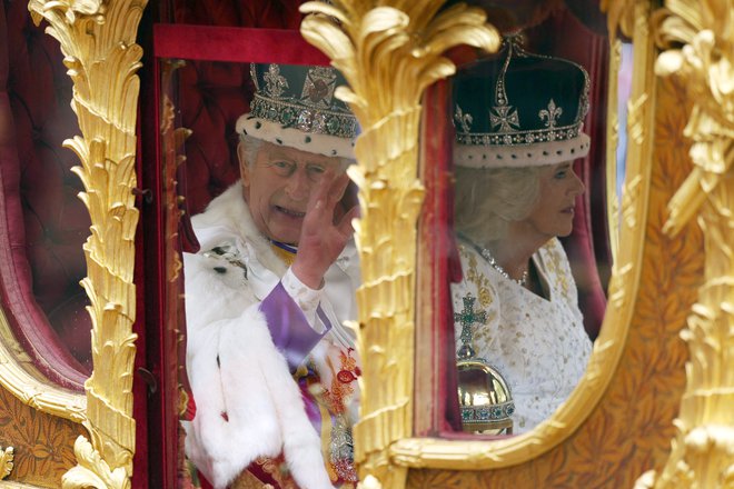 Kralj Karel III: in njegova kraljica Camilla. FOTO: Pool, Reuters