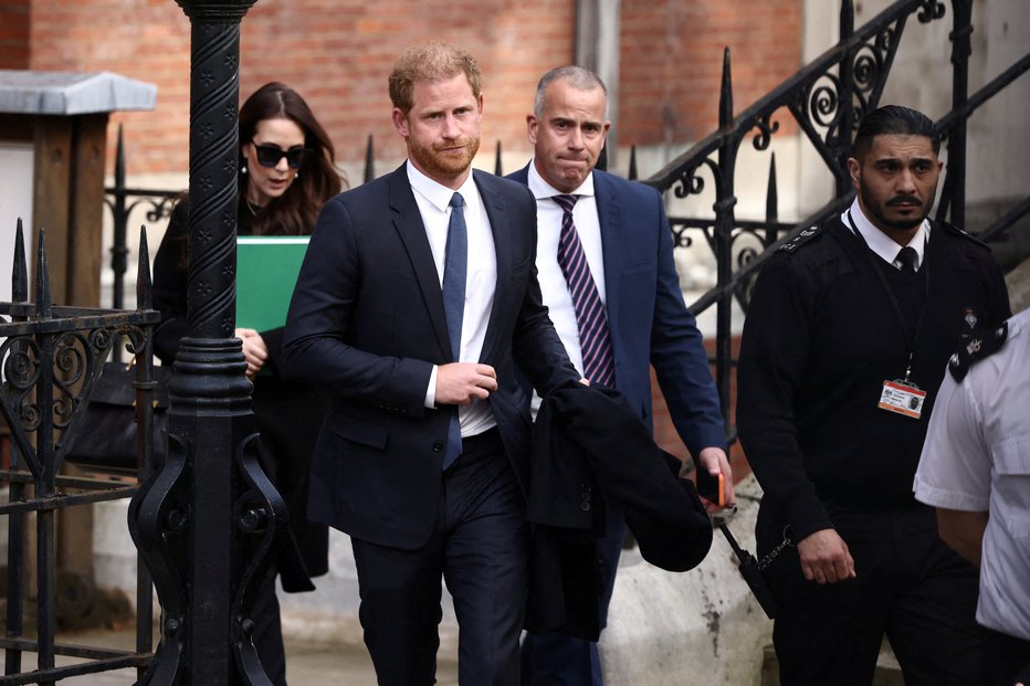 Fotografija: Harry je vložil tožbo proti skupini britanskih medijev. FOTO: Henry Nicholls, Reuters