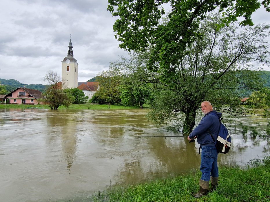 Fotografija: Stara modrost pravi: ko Krka narašča, ribe prijemajo. Foto: Tanja Jakše Gazvoda