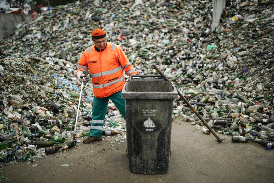 Fotografija: Novogoriški svetniki so ob koncu predlog povišanja cen potrdili z 18 glasovi za in štirimi proti. Fotografija je simbolična. FOTO: Uroš Hočevar