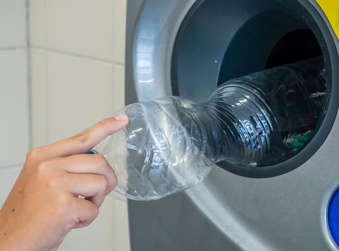 Kavcijski sistem podpirajo tudi okoljevarstvene organizacije in združenje proizvajalcev pijač. FOTO: Animaflora, Getty Images