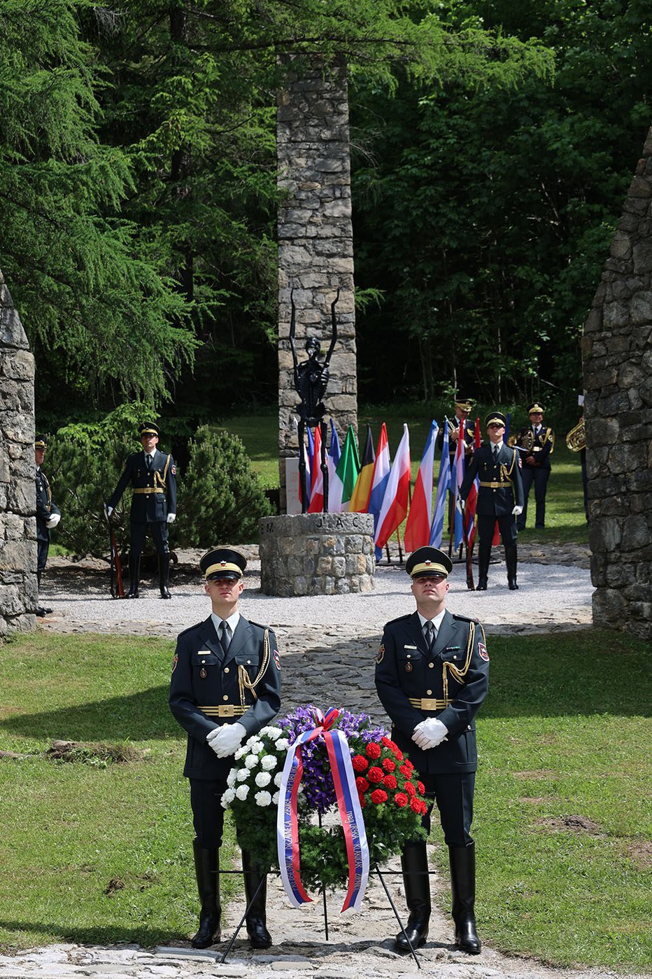 Fotografija: Spominski park Mauthausen pod Ljubeljem je kraj trpkega in bolečega spomina. FOTO: Iztok Pipan