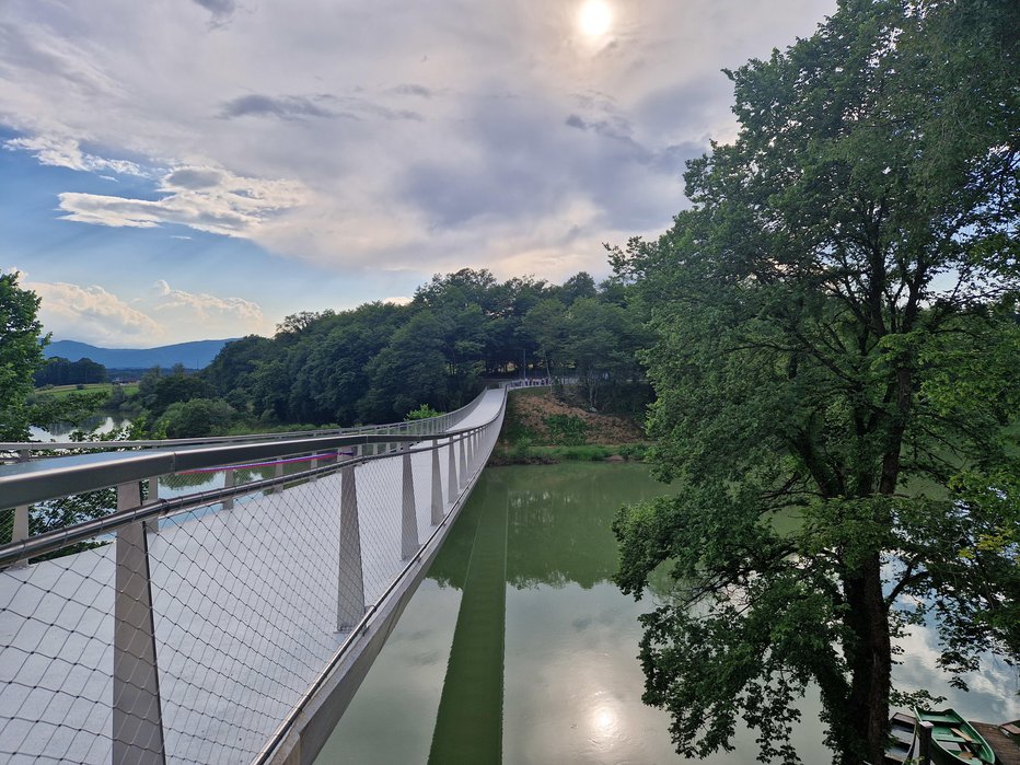 Fotografija: Brv v Irči vasi je unikatna tudi v svetovnem merilu. FOTO: Tanja Jakše Gazvoda