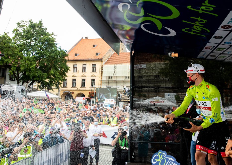 Fotografija: Kdo bo letos namesto Tadeja Pogačarja v Novem mestu odprl penino? FOTO: Vid Ponikvar/Sportida