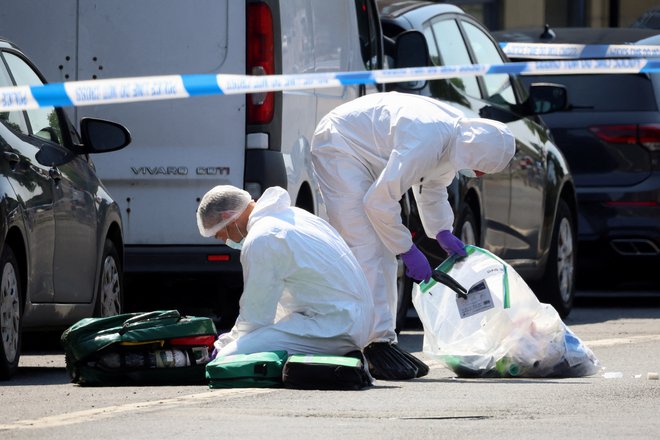 Med žrtvami sta študenta, stara 19 let, in 50-letni moški, ki so bili zabodeni do smrti na dveh različnih krajih v mestu. FOTO: Phil Noble, Reuters