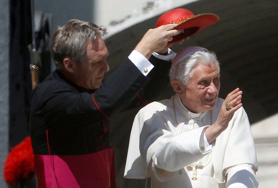 Fotografija: Benedikt XVI. nad videnim zagotovo ne bi bil zadovoljen. FOTO: Giampiero Sposito Reuters