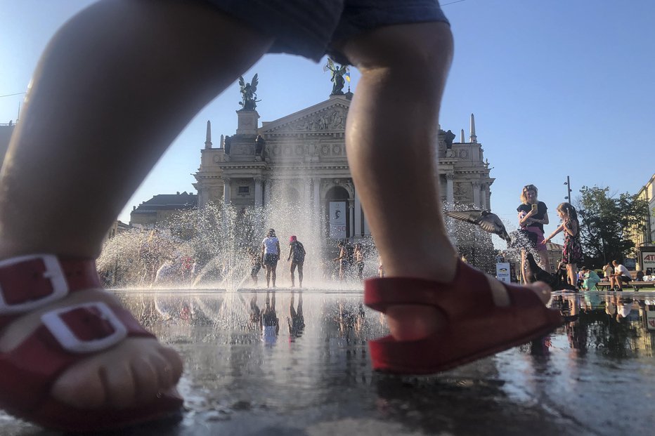 Fotografija: Simbolična fotografija. FOTO: Jure Eržen, Delo