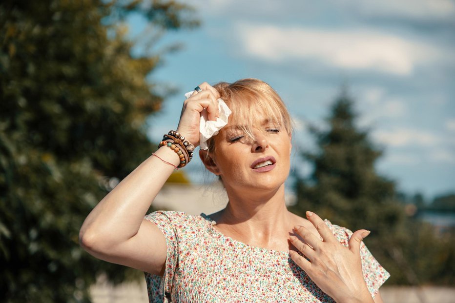 Fotografija: Vročina lahko povzroči vročinske krče, vročinsko izčrpanost, omedlevico in celo vročinsko kap. FOTO: Biserka Stojanovic/Getty Images