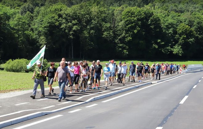 Največ grahove dobrote so snedli lačni pohodniki.