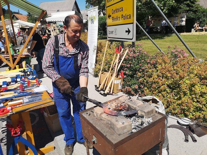 Številni obrtniki, tudi Franc Kovač, ohranjajo pomembno dediščino. FOTO: Milan Glavonjić