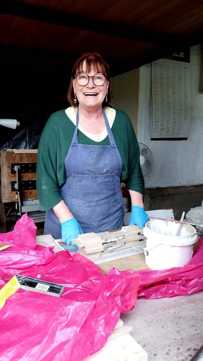 Lidia Kupczynska Jankowiak je profesorica keramike v Vroclavu na akademiji na Poljskem. FOTO: JANEZ KUHAR