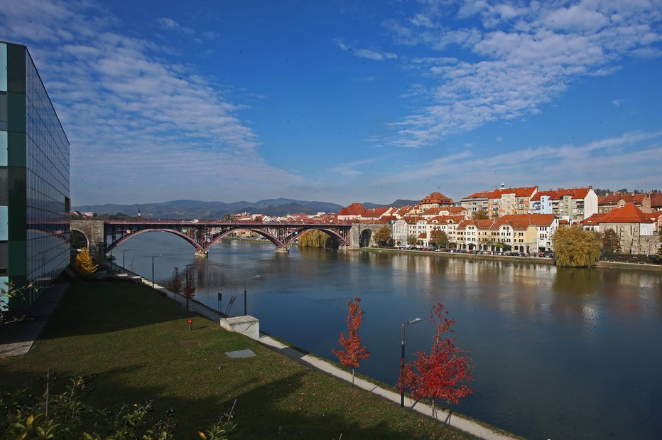 Fotografija: Maribor. FOTO: Tadej Regent, Delo