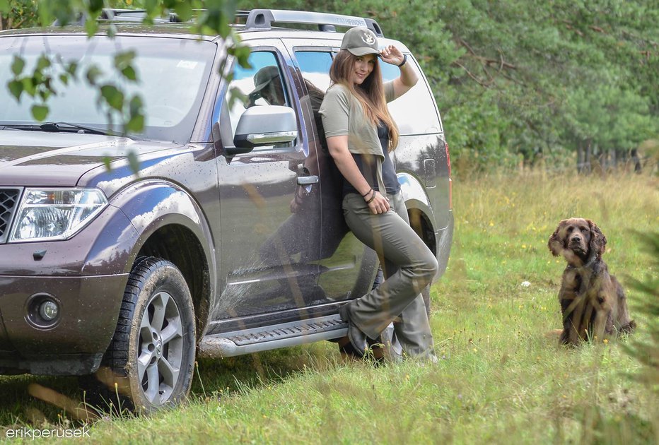 Fotografija: S ponosom obleče lovsko uniformo. FOTO: Erik Perušak