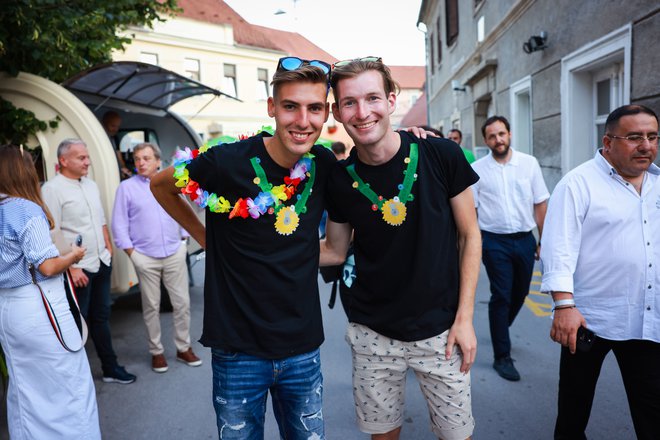 V Laškem sta uživala tudi skakalca Timi Zajc in Žiga Jelar. FOTO: Mediaspeed