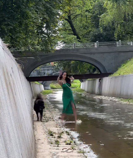 Fotografija: Tina Gaber, medtem ko se je lovila, da ne bi padla. FOTO: Zaslonski Posnetek, Vir: Instagram