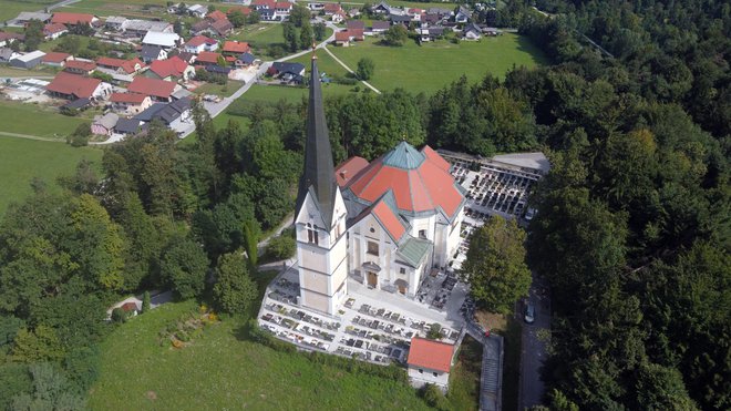 Cerkev Marijinega rojstva je prava baročna poslastica. FOTO: Janez Mihovec