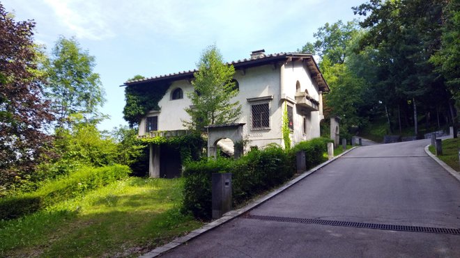 Plečnik je Pirnatu pomagal zgraditi vilo v značilnem slogu. FOTO: Janez Mihovec