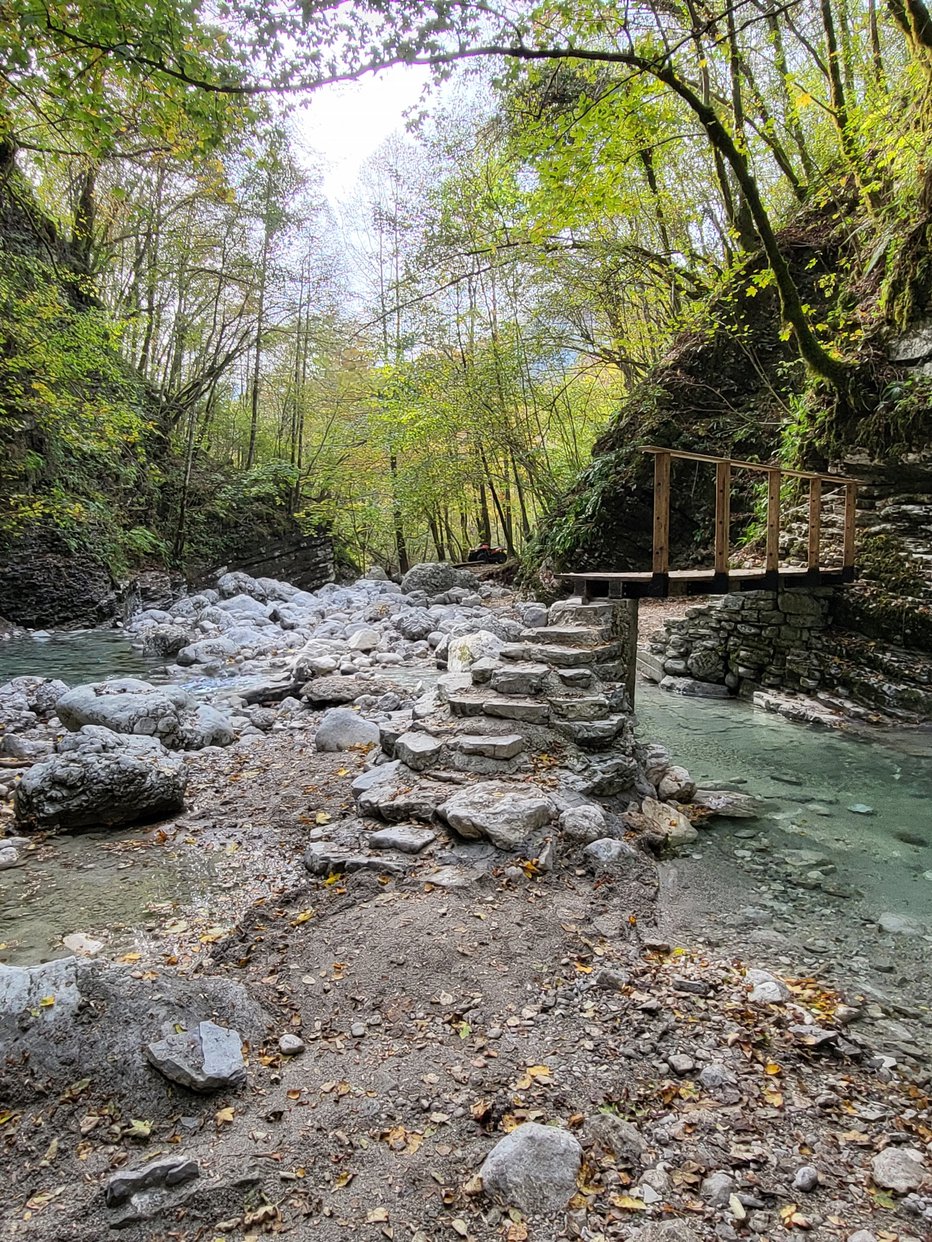 Fotografija: Nesreča se je zgodila pri slapu Kozjek. FOTO: Pu Nova Gorica