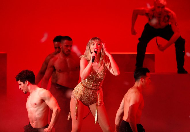 Taylor Swift piše zgodovino. FOTO: Mario Anzuoni/Reuters