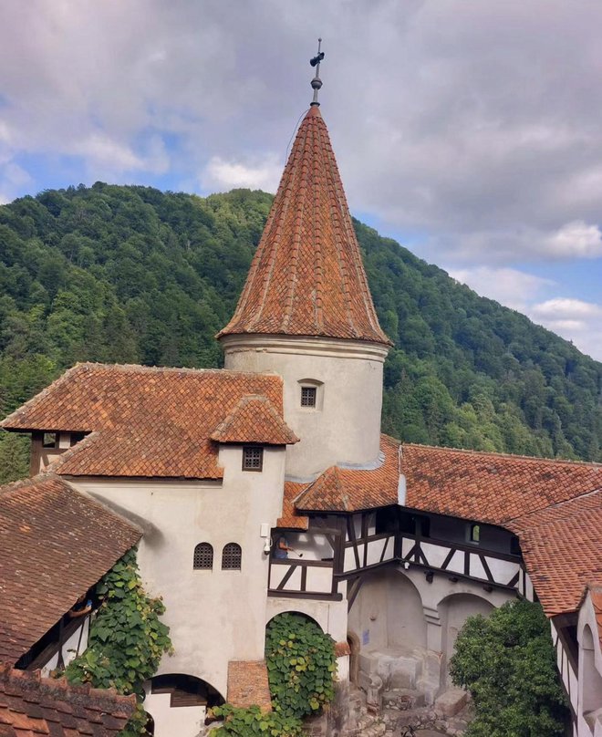 V gradu Bran boste izvedeli, da Romuni Vlada Drakule nimajo za vampirja, ampak za pogumnega vladarja, ki jih je branil pred Turki. FOTO: osebni arhiv/Instagram