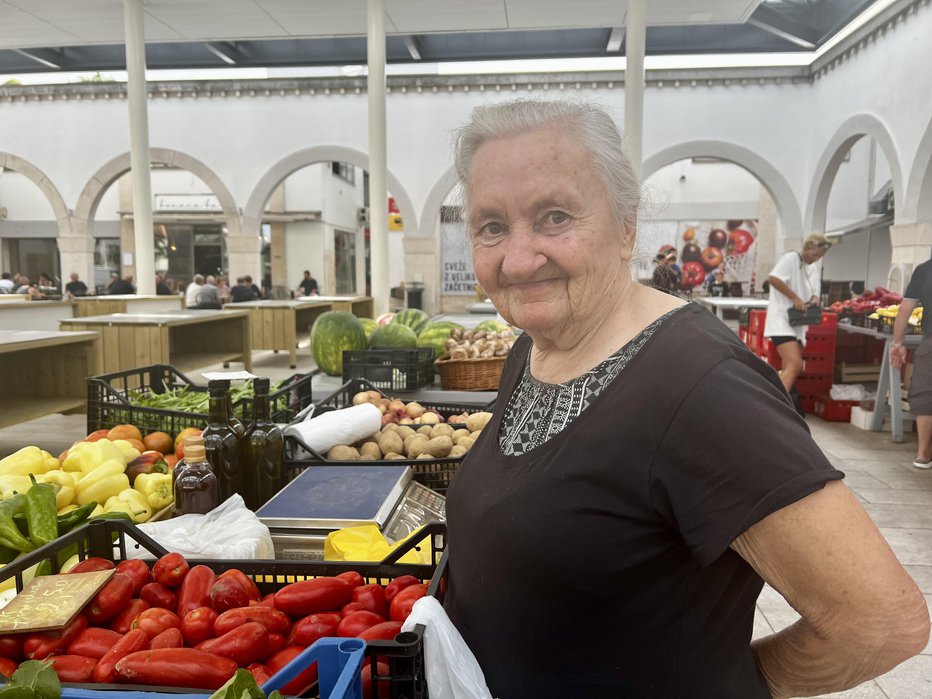 Fotografija: S koprsko tržnico je po besedah tistih, ki tam delajo, veliko stvari narobe. FOTOGRAFIJE: Moni Černe