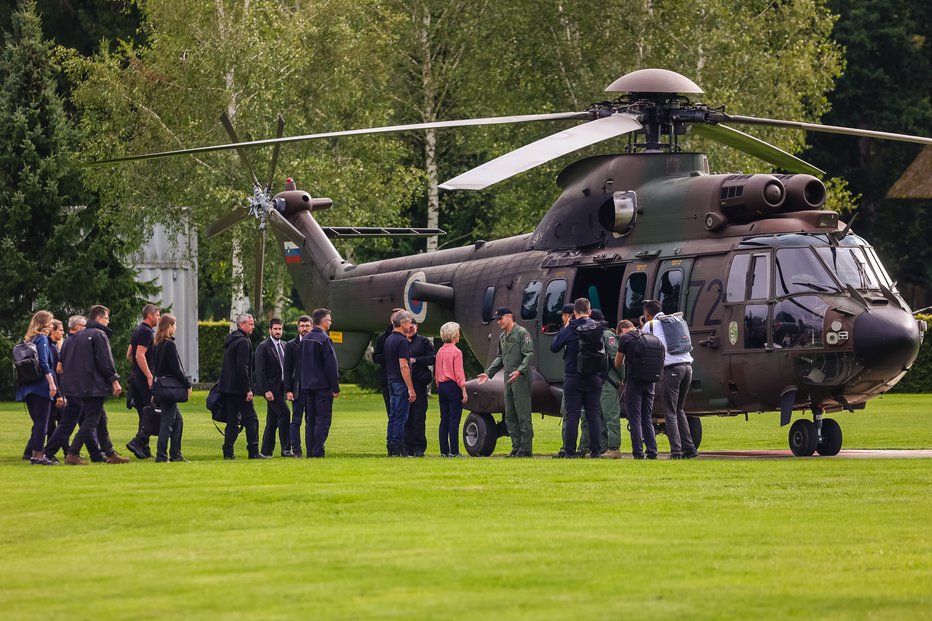 Fotografija: Obisk Ursule von der Leyen in Roberta Goloba na Brdu pri Kranju. FOTO: Črt Piksi