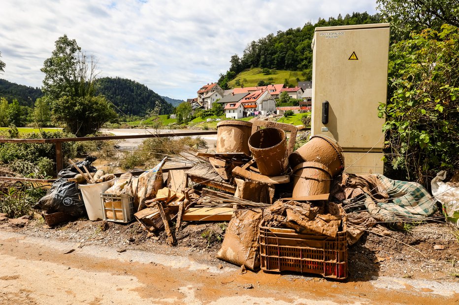 Fotografija: Prvi pogoj za prilagoditev na pogostejše poplavne dogodke je ustrezna ureditev urbane in tudi ruralne krajine. FOTO: Črt Piksi