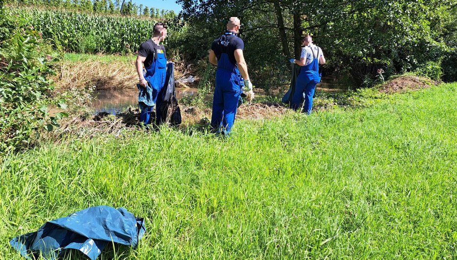 Fotografija: Pomoč celjskega zapora po poplavah FOTO: Ursiks