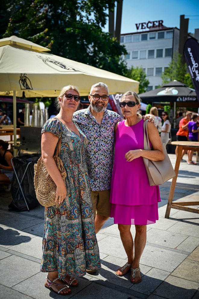 Direktorica Pokrajinskega arhiva Maribor Nina Gostenčnik, direktorica Muzeja NO Maribor Simona Tripkovič in slaščičarski mojster Karim Merdjadi