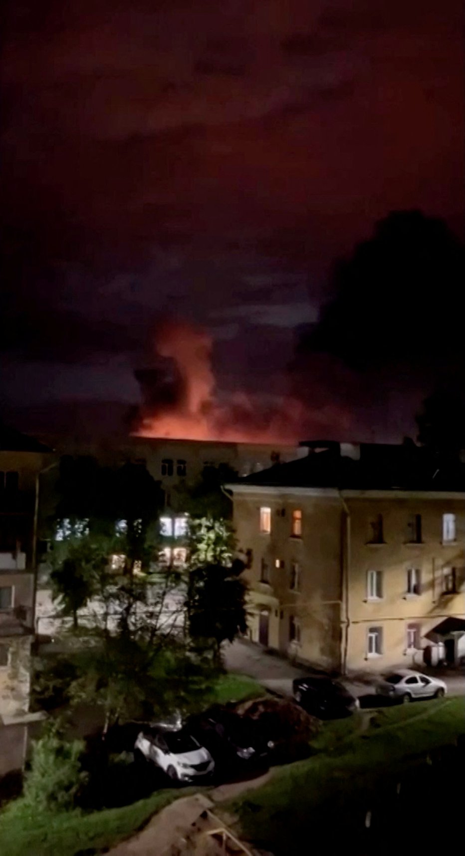 Fotografija: Včeraj je gorelo čisto blizu Estonije. FOTO: Reuters