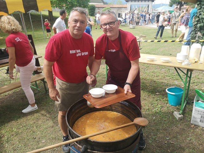 Fižol ribničan je šel za med.