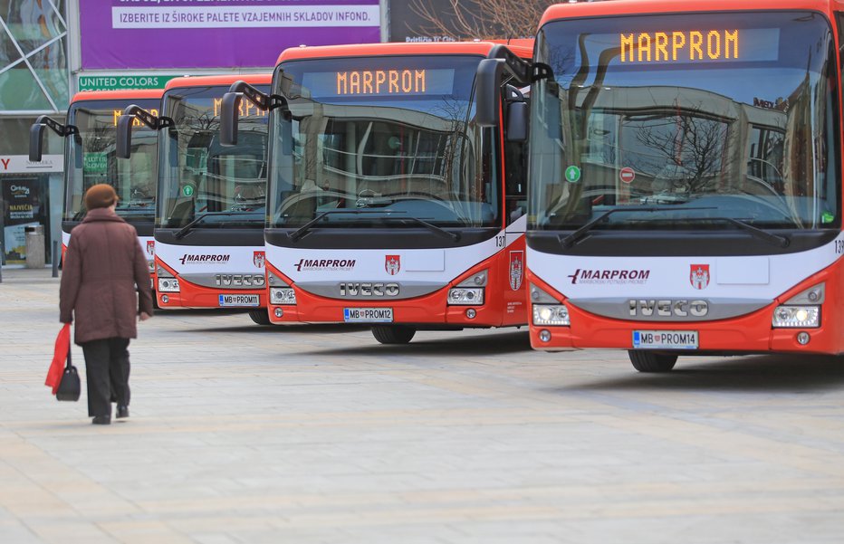 Fotografija: Marpromovi avtobusi, marec 2017. FOTO: Tadej Regent, Delo