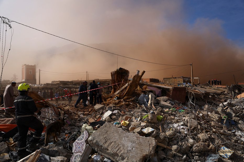 Fotografija: Rušilni potres v Maroku. FOTO: Hannah Mckay, Reuters