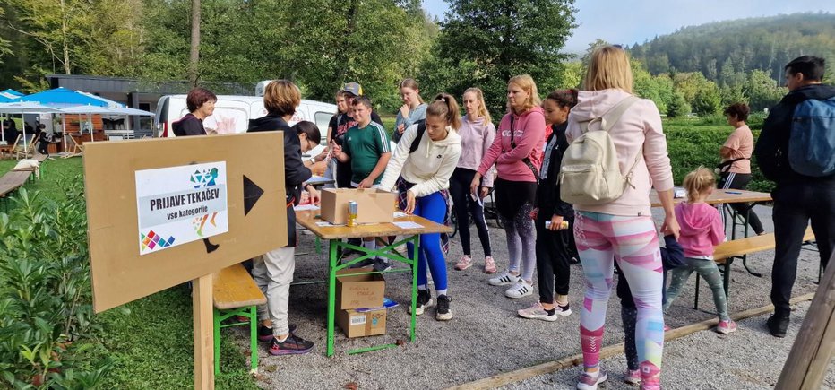 Fotografija: Ljudje radi pomagajo in se rekreirajo. FOTO: PKL