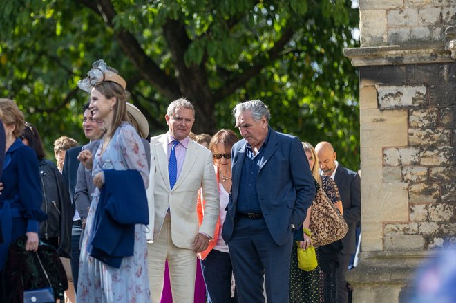 Manjkala nista niti Hugh Bonneville, njen downtonski oče, in Jim Carter, ki je igral butlerja Carsona.