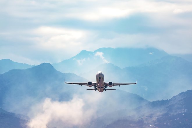 Potovanje skozi časovne pasovi ni edini vzrok za jet lag. FOTO: Welcomeinside Getty Images/istockphoto