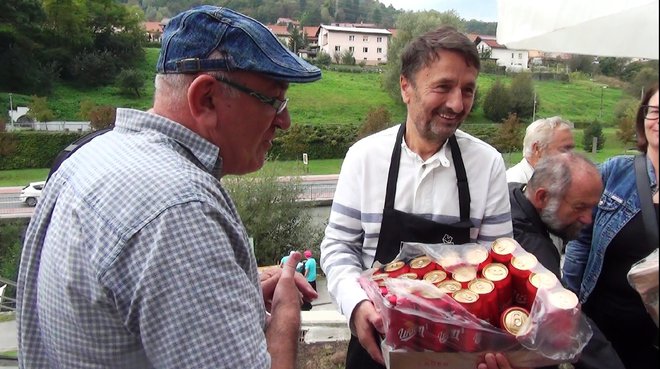 Prvi zagorski mož je pogostil tudi orleka Vlada Poredoša. FOTO: Roman Turnšek