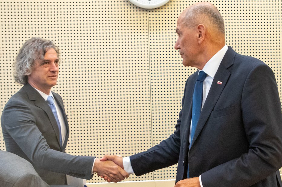 Fotografija: Napad Hamasa na Izrael sta obsodila premier in prvak opozicije.  FOTO: Voranc Vogel