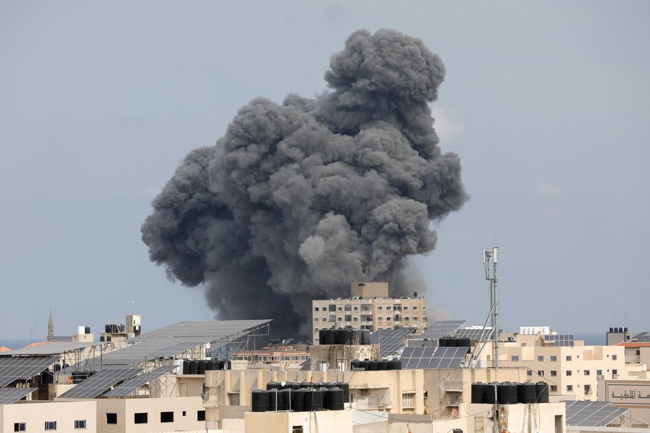 Fotografija: Izrael je z napadi na Gazo teroristom dal jasno vedeti, da bodo vse skupaj zelo drago plačali. FOTO: Saleh Salem/Reuters