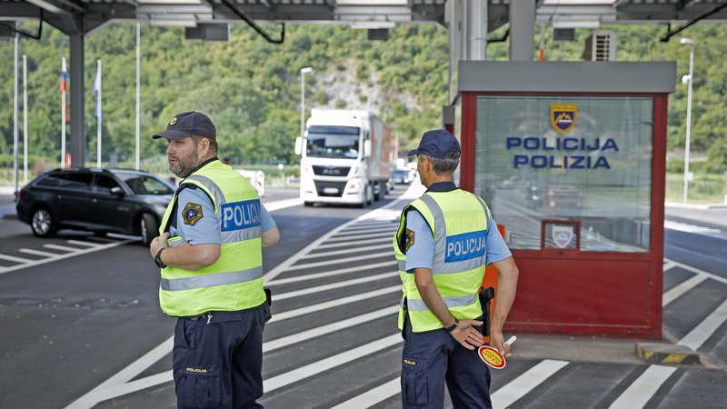 Fotografija: Začasni mejni nadzor bo trajal do 30. oktobra z možnostjo podaljšanja. FOTO: Jože Suhadolnik/delo