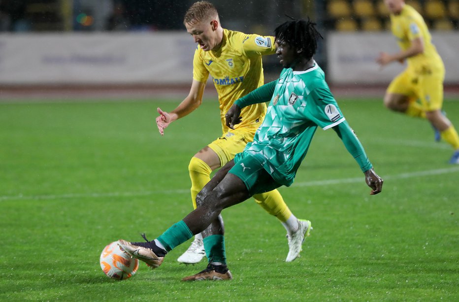 Fotografija: Peter Agba je opozoril nase v zvezni vrsti Ljubljančanov. FOTO: Blaž Samec