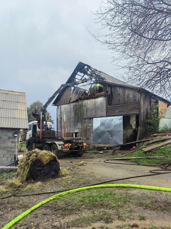 Fotografija: Gasilci so preprečili še večjo materialno škodo. FOTO: Pgd Brezno-podvelka