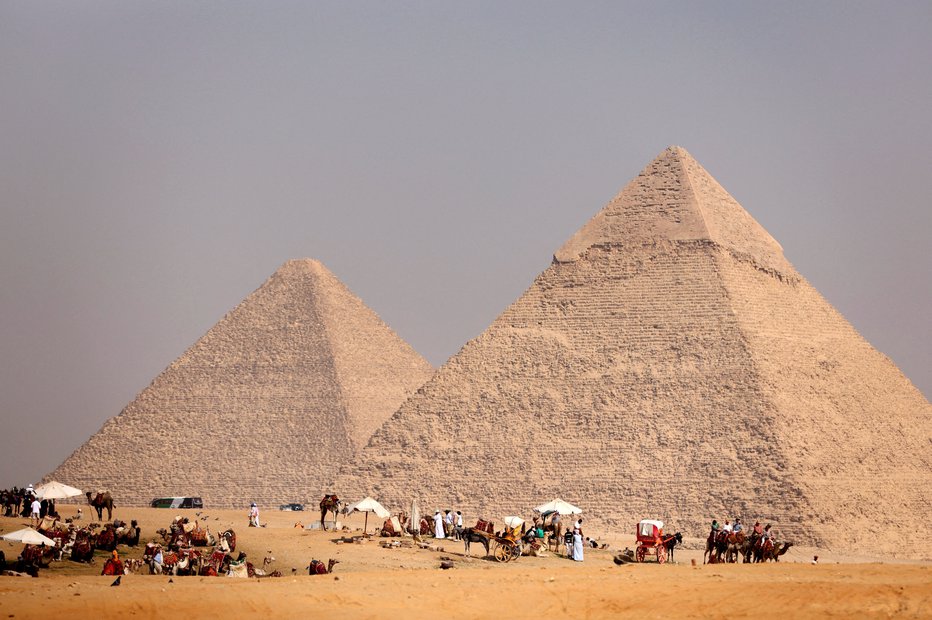 Fotografija: Znamenite piramide v Egiptu. FOTO: Mohamed Abd El Ghany, Reuters