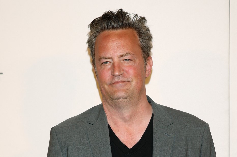 Fotografija: Matthew Perry je bil najbolj znan po svoji dolgoletni vlogi Chandlerja Binga v seriji Prijatelji, ki je bila na NBC predvajana 10 sezon od leta 1994 do 2004 in je še danes zelo priljubljena. FOTO: Carlo Allegri Reuters