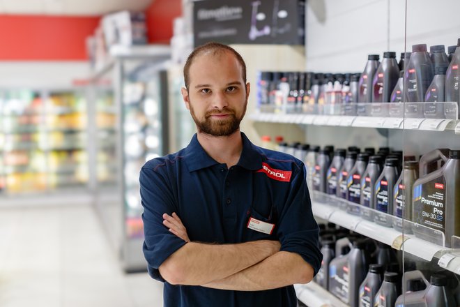 Ivan dela prek študentskega servisa, vendar se mu kmalu obeta zaposlitev. FOTO: Matej Družnik